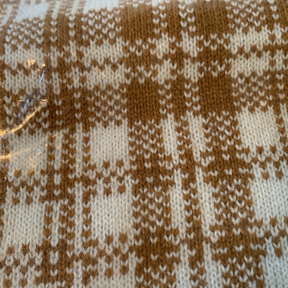 Timberland, Plaid Scarf neutral colors, NWT - Picture 4 of 9